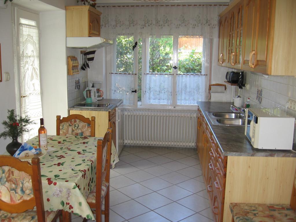 Ferienwohnung Csaladi Vendeghaz Erlau Zimmer foto
