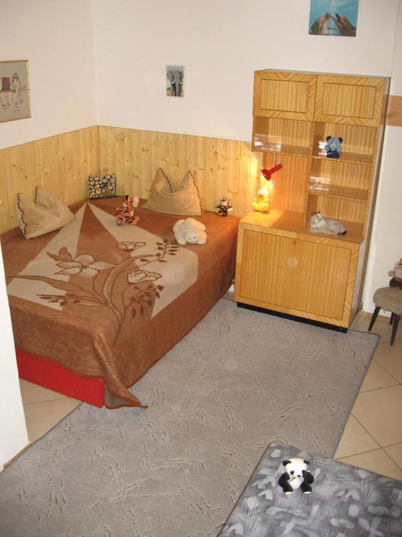 Ferienwohnung Csaladi Vendeghaz Erlau Zimmer foto