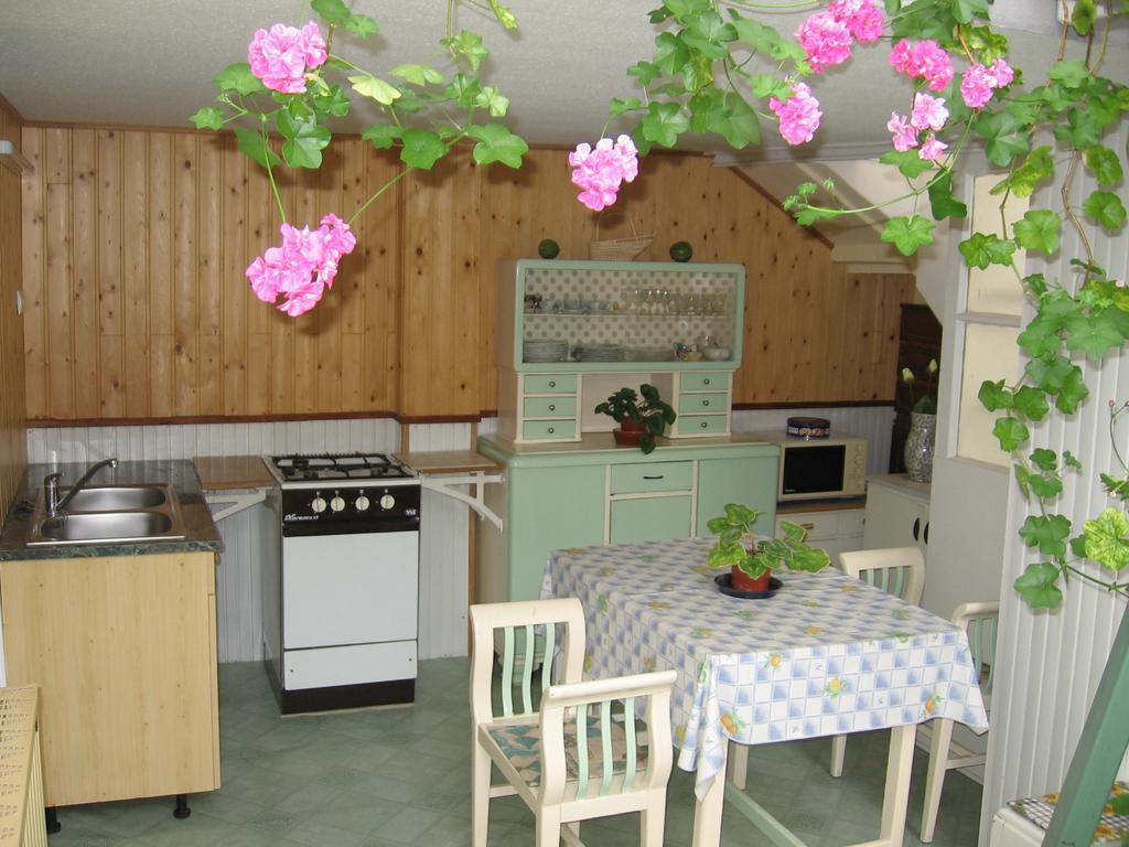 Ferienwohnung Csaladi Vendeghaz Erlau Zimmer foto